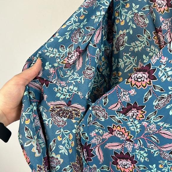 Torrid Floral Blue Georgette Wrap Tunic Blouse Size 0 - Picture 15 of 16